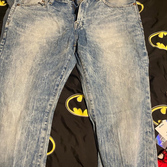 Like new American Eagle jeans 36w 32 L worn twice - Picture 6 of 7